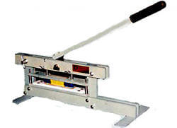 HDPE liner weld coupon cutter